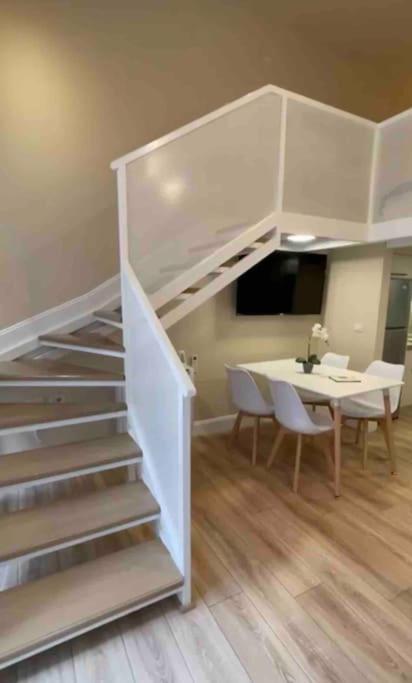 Lovely Apartment In Pogradec City With A Lake View Ngoại thất bức ảnh