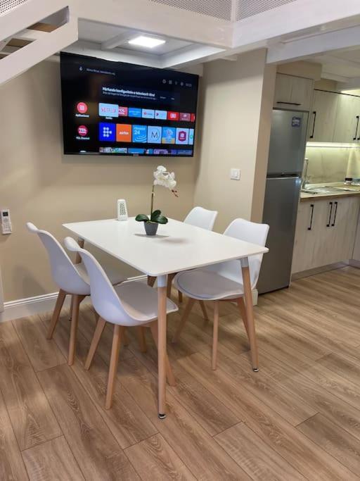 Lovely Apartment In Pogradec City With A Lake View Ngoại thất bức ảnh