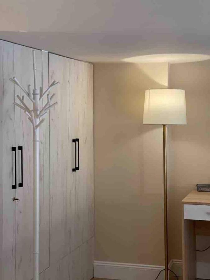 Lovely Apartment In Pogradec City With A Lake View Ngoại thất bức ảnh