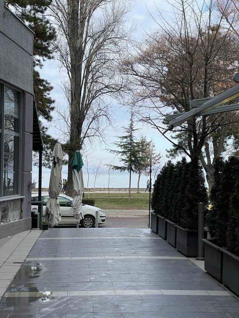 Lovely Apartment In Pogradec City With A Lake View Ngoại thất bức ảnh