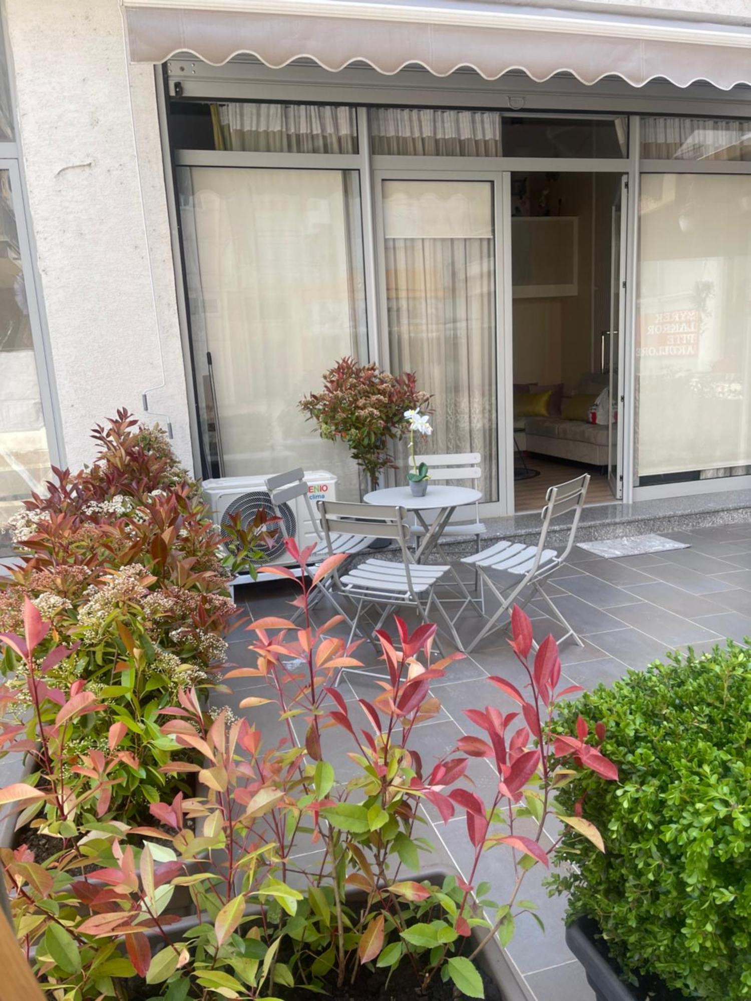 Lovely Apartment In Pogradec City With A Lake View Ngoại thất bức ảnh