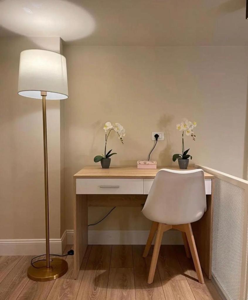 Lovely Apartment In Pogradec City With A Lake View Ngoại thất bức ảnh